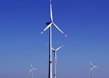 Exploring Green Energy: Hands-On Renewable Projects for Students