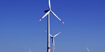 Exploring Green Energy: Hands-On Renewable Projects for Students