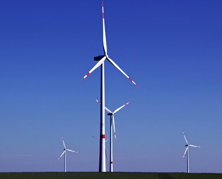 Exploring Green Energy: Hands-On Renewable Projects for Students