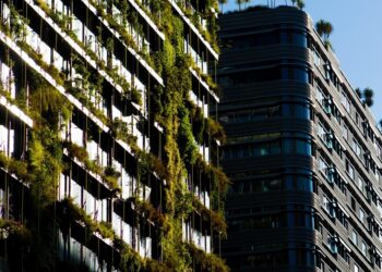 Innovations in Green Tech: Revolutionizing Environmental Care
