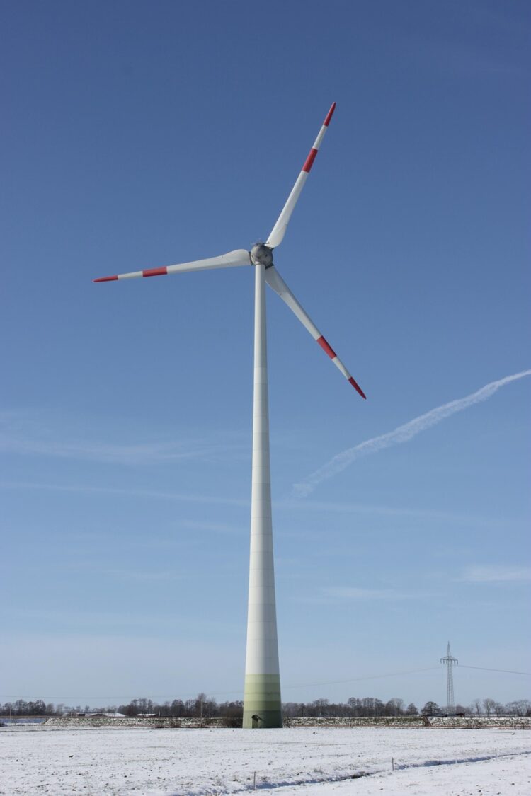 Maximizing the Sun: Advantages and Challenges of Solar Energy